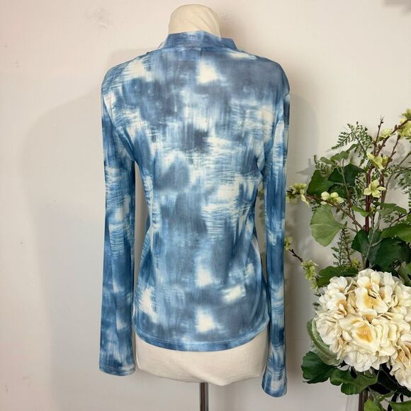 Noisy May Blue Cloud Mesh Mock Neck Top | Large - Picture 7 of 10